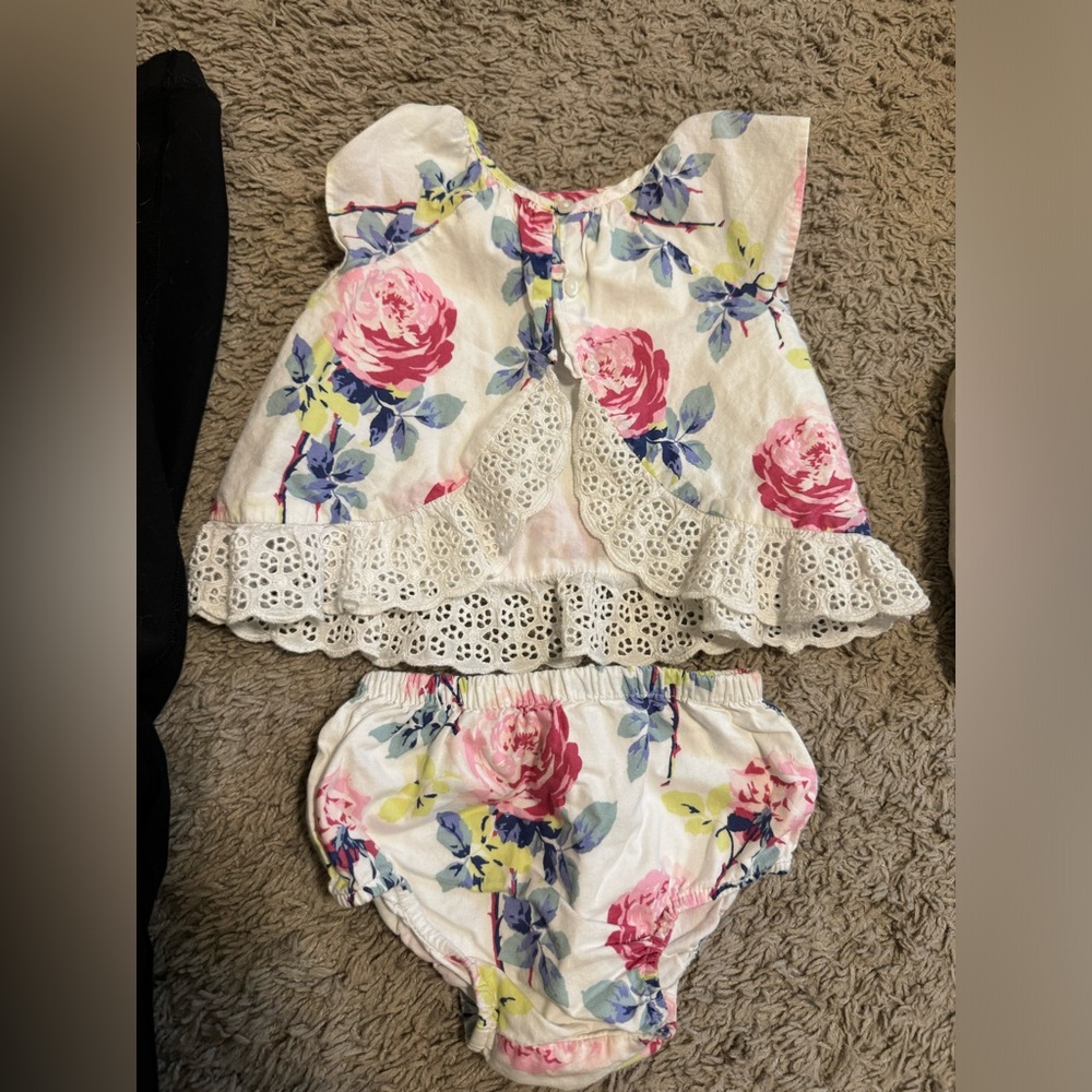 {BABY GAP} Floral Matching Set - Picture 2 of 5